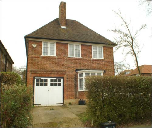38 Holne Chase garage